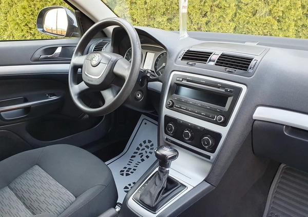 Skoda Octavia cena 25900 przebieg: 233000, rok produkcji 2011 z Ostrzeszów małe 254